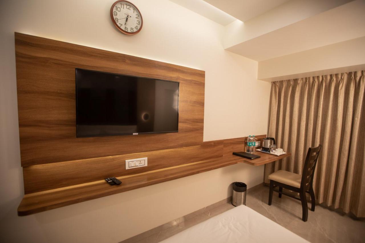 Hotel Naaz Executive Mumbai Ngoại thất bức ảnh