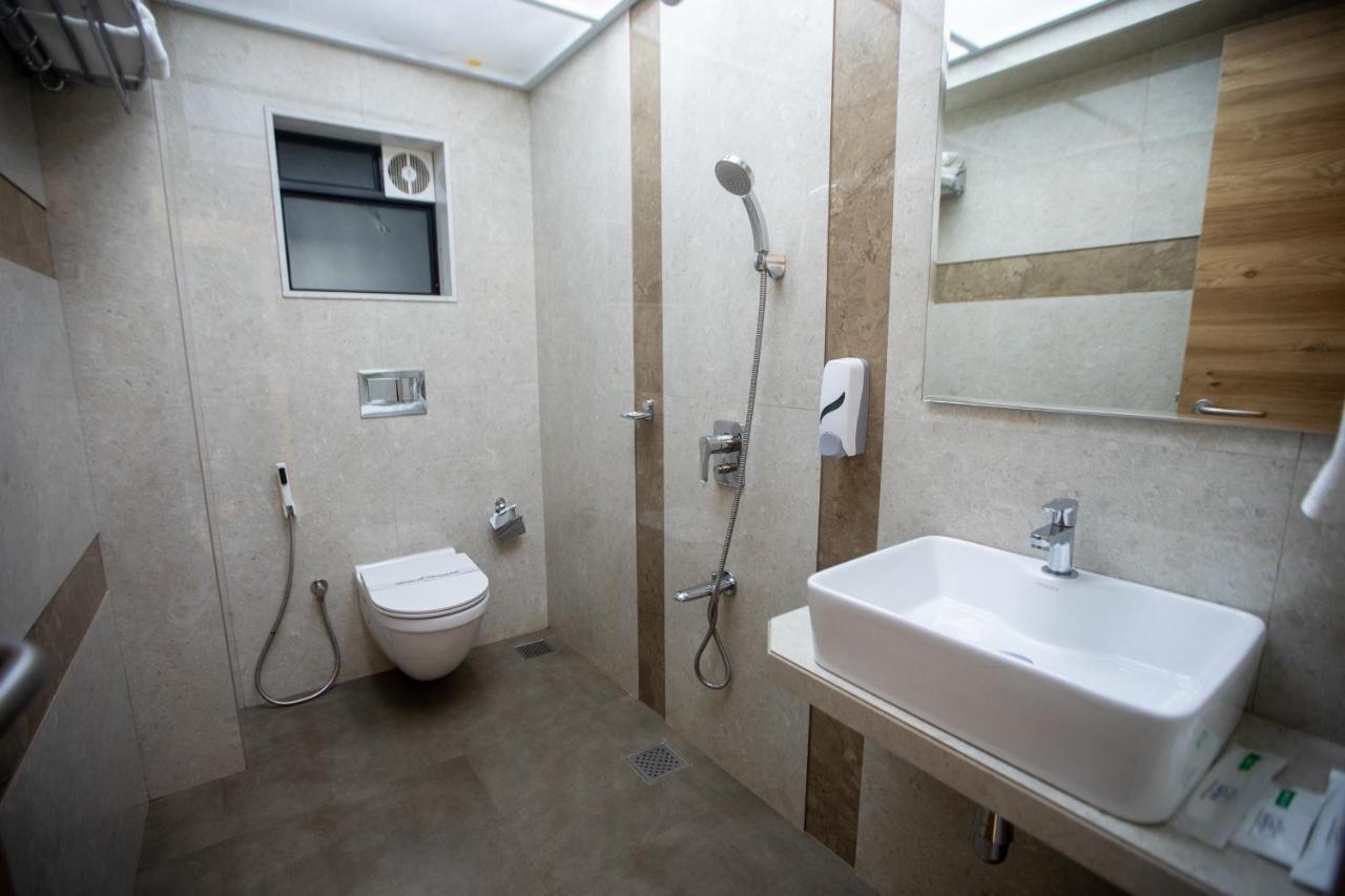 Hotel Naaz Executive Mumbai Ngoại thất bức ảnh