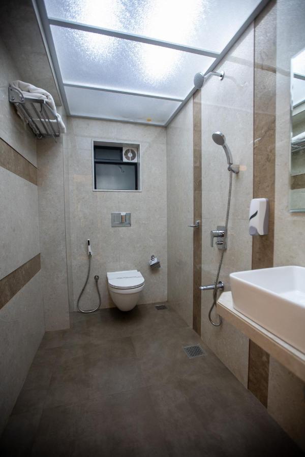 Hotel Naaz Executive Mumbai Ngoại thất bức ảnh