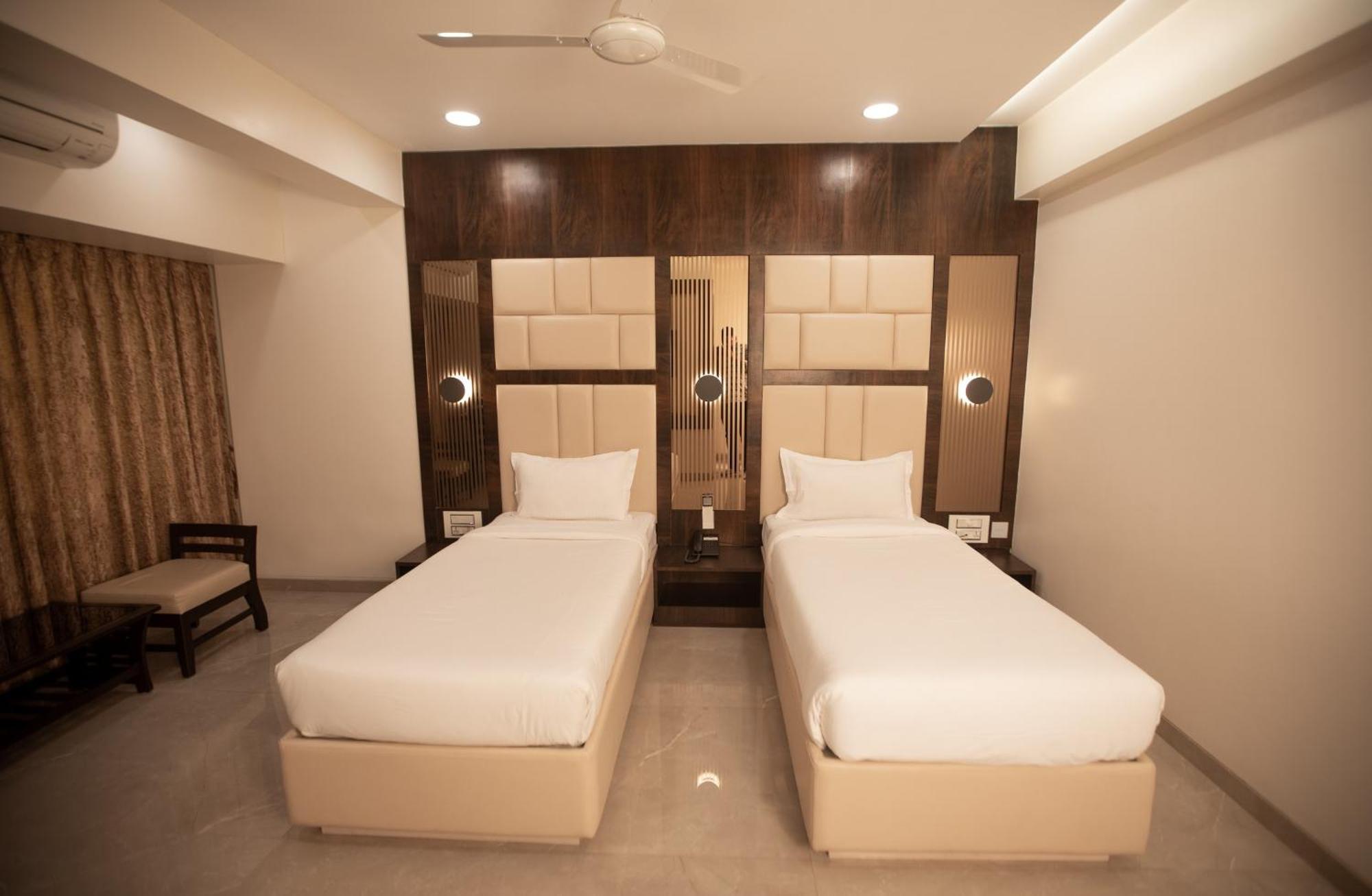 Hotel Naaz Executive Mumbai Ngoại thất bức ảnh