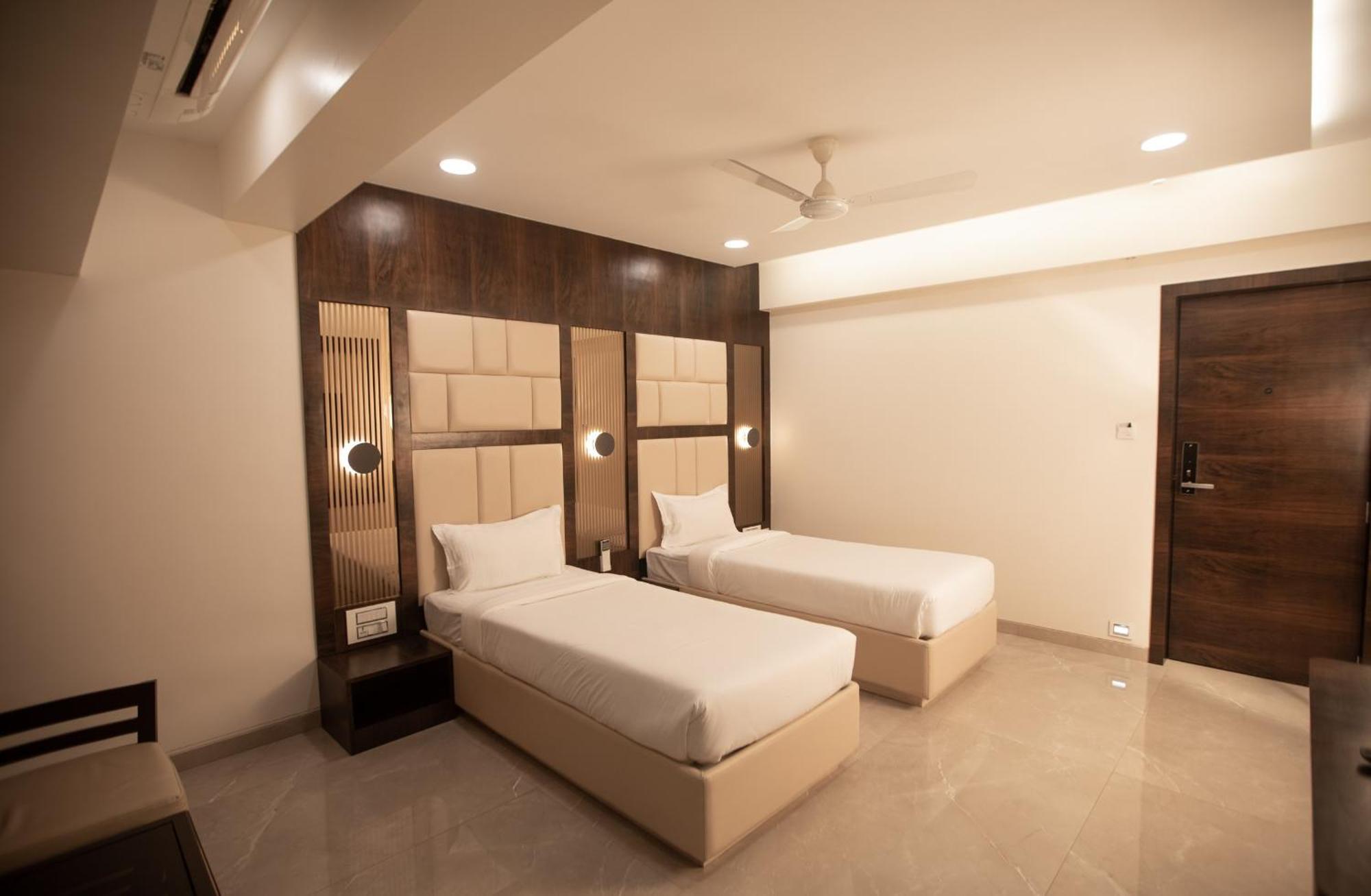 Hotel Naaz Executive Mumbai Ngoại thất bức ảnh