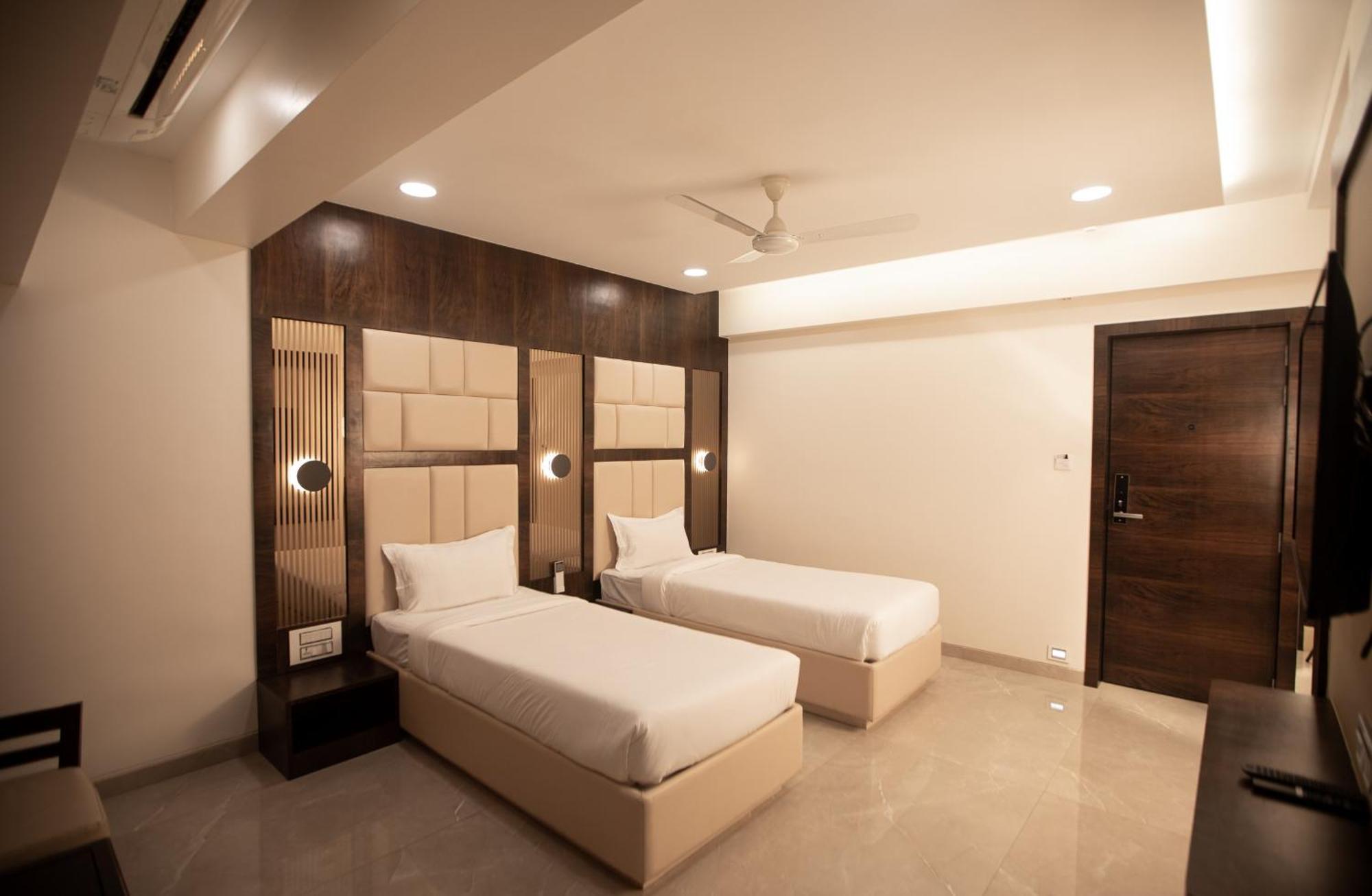 Hotel Naaz Executive Mumbai Ngoại thất bức ảnh