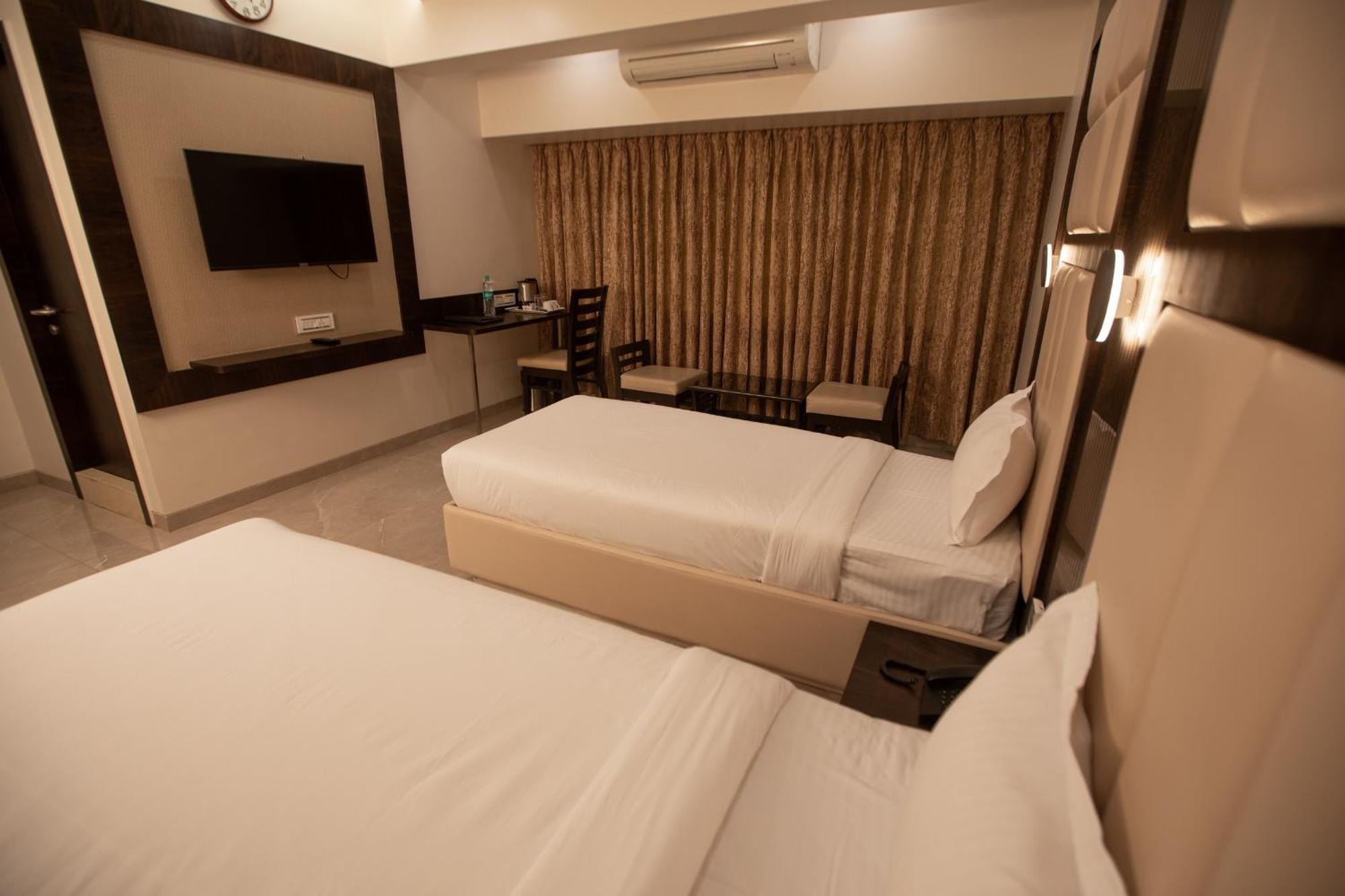 Hotel Naaz Executive Mumbai Ngoại thất bức ảnh